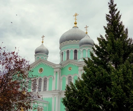 Глава Владимирской митрополии совершил Божественную литургию в Серафимо-Дивеевском монастыре
