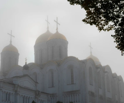 Божественную Литургия в Неделю 16-ю по Пятидесятнице