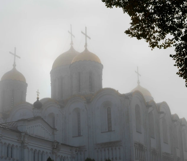 Божественную Литургия в Неделю 16-ю по Пятидесятнице
